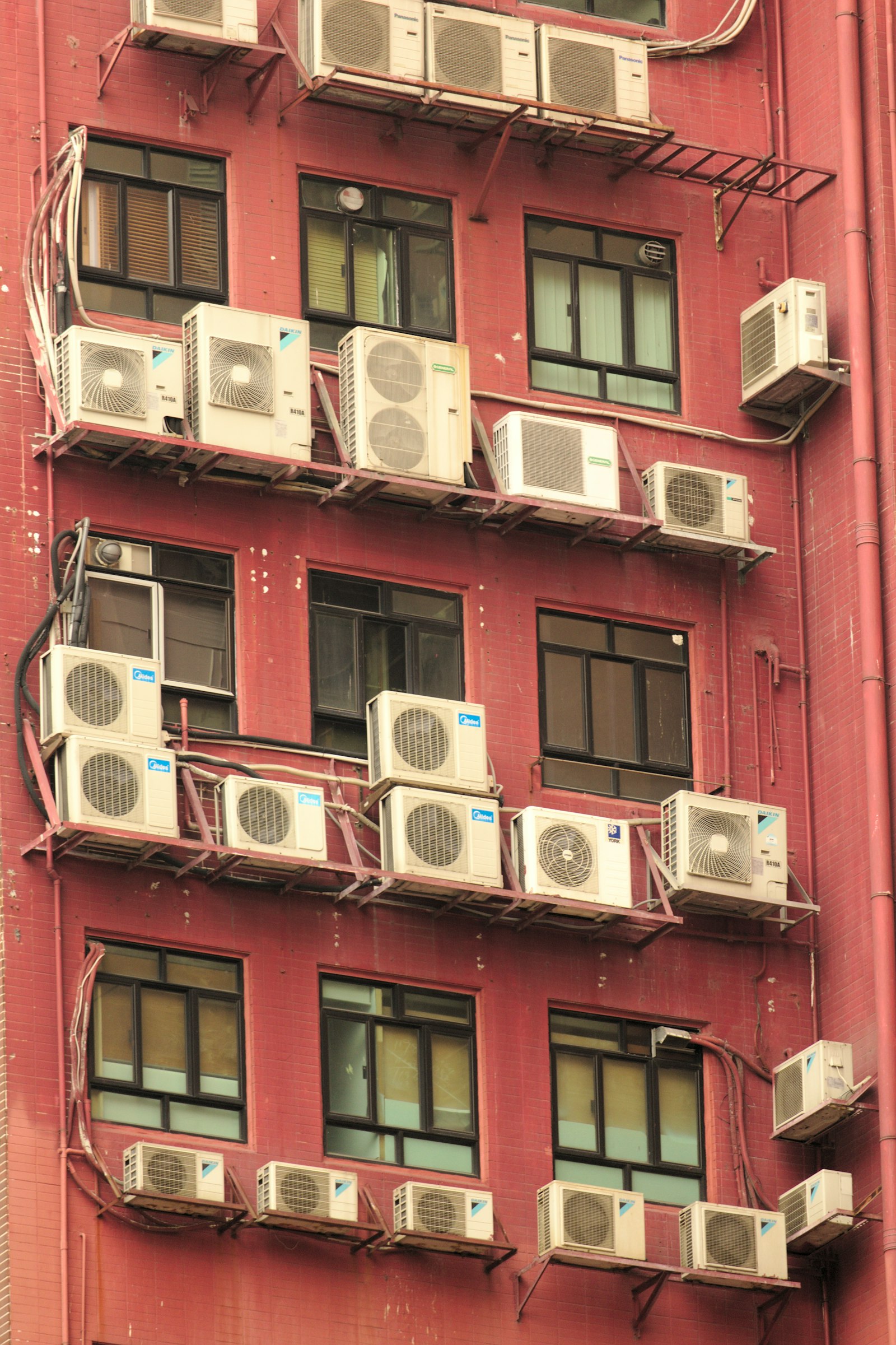 Air-conditioning condenser units